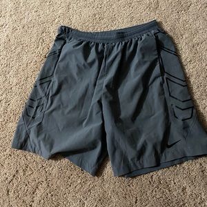 Nike Dri Fit (9 inch)